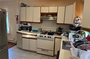 546 Clark Pl, Uniondale, NY 11553 - Photo 2