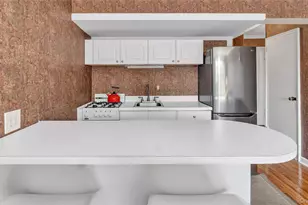 15 Canterbury Rd, Great Neck, NY 11021 - Photo 6