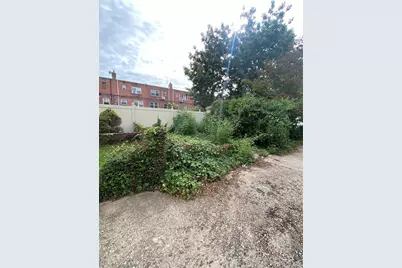 15062 Booth Memorial Avenue, Flushing, NY 11355 - Photo 8