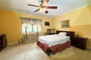 60-73 71st St, Maspeth, NY 11378 - Photo 14