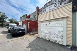 60-73 71st St, Maspeth, NY 11378 - Photo 32