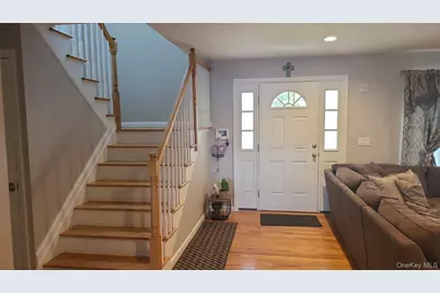 70 W 8th Street, Ronkonkoma, NY 11779 - Photo 8