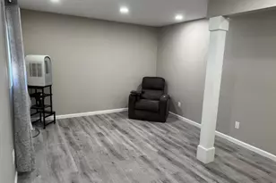 70 W 8th St, Ronkonkoma, NY 11779 - Photo 18