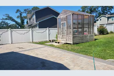 70 W 8th Street, Ronkonkoma, NY 11779 - Photo 30