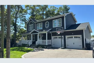 70 W 8th Street, Ronkonkoma, NY 11779 - Photo 2