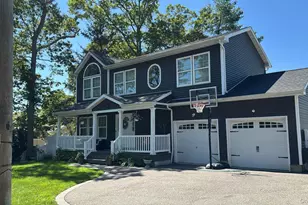 70 W 8th St, Ronkonkoma, NY 11779 - Photo 2