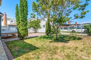 176-27 NW Sunbury Rd, Jamaica, NY 11434 - Photo 8