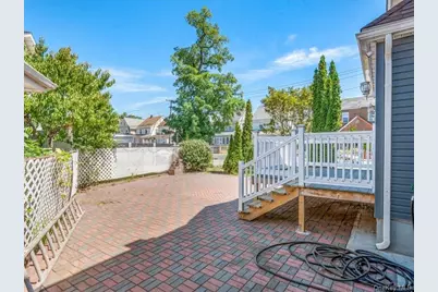 176-27 NW Sunbury Road, Jamaica, NY 11434 - Photo 4