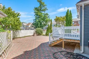 176-27 NW Sunbury Rd, Jamaica, NY 11434 - Photo 4