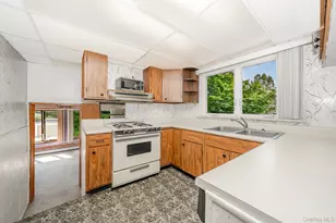 306 Park Ave, Freeport, NY 11520 - Photo 8