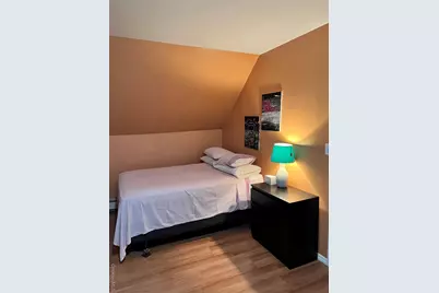 121 E Pennywood Avenue, Roosevelt, NY 11575 - Photo 8