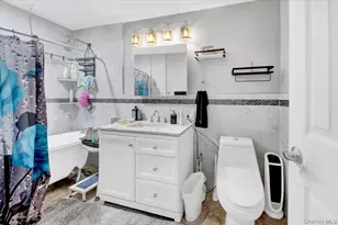 764 E 230th St, Bronx, NY 10466 - Photo 16