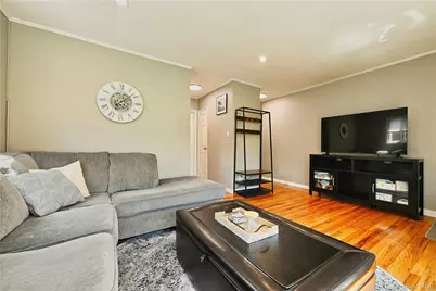 192 Edmunton Dr #D1, North Babylon, NY 11703 - Photo 6