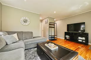 192 Edmunton Dr, North Babylon, NY 11703 - Photo 6