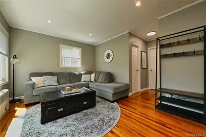 192 Edmunton Dr #D1, North Babylon, NY 11703 - Photo 10