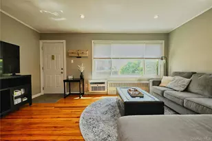 192 Edmunton Dr, North Babylon, NY 11703 - Photo 8