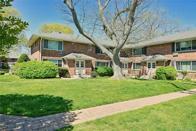 192 Edmunton Dr #D1, North Babylon, NY 11703 - Photo 18