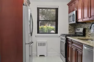 6 W Mill Dr, Great Neck, NY 11021 - Photo 2