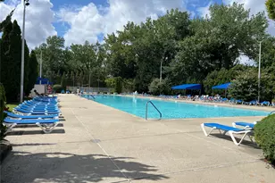 6 W Mill Dr, Great Neck, NY 11021 - Photo 16