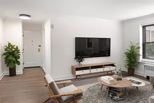 6 W Mill Dr, Great Neck, NY 11021 - Photo 8