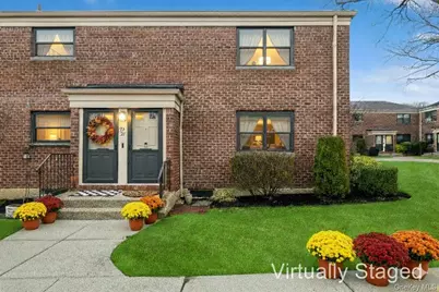 73-21 220th Street #139B2, Oakland Gardens, NY 11364 - Photo 2