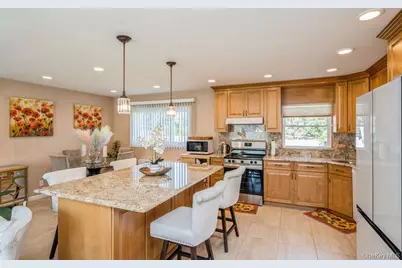 230 W End Avenue, Massapequa, NY 11758 - Photo 6