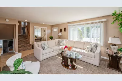 230 W End Avenue, Massapequa, NY 11758 - Photo 4