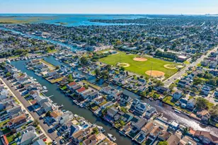 177 Sportsmans Ave, Freeport, NY 11520 - Photo 34