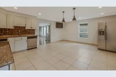 225 Rushmore Avenue, Carle Place, NY 11514 - Photo 10