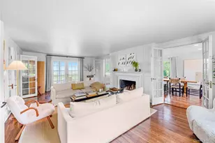 5 Thorn Hedge Rd, Bellport, NY 11713 - Photo 8