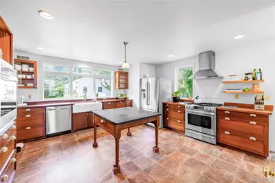 5 Thorn Hedge Road, Bellport, NY 11713 - Photo 16