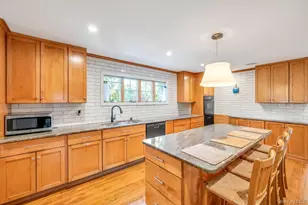 386 Mill Rd, Westhampton, NY 11977 - Photo 6