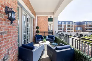 2000 Royal Ct, North Hills, NY 11040 - Photo 20