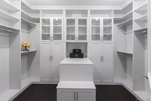 2000 Royal Ct, North Hills, NY 11040 - Photo 14