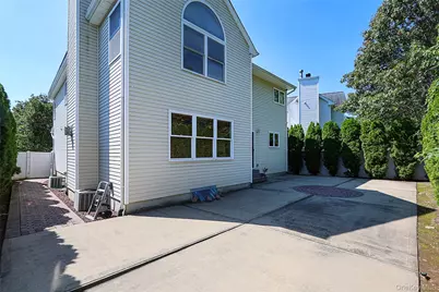 27 Dale Drive, Farmingdale, NY 11735 - Photo 34