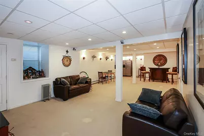 27 Dale Drive, Farmingdale, NY 11735 - Photo 28