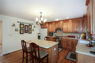 27 Dale Dr, Farmingdale, NY 11735 - Photo 12