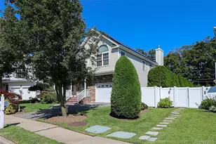 27 Dale Dr, Farmingdale, NY 11735 - Photo 2