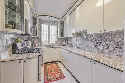 10201 62nd Road, Forest Hills, NY 11375 - Photo 6