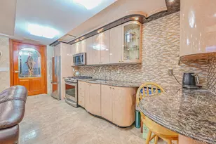 102-01 62nd Rd, Forest Hills, NY 11375 - Photo 16