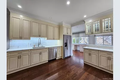 49 Greenridge Avenue, White Plains, NY 10605 - Photo 8