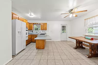 160 Stephens Avenue, Bronx, NY 10473 - Photo 8