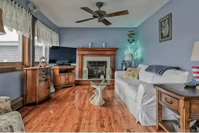 2 Bayview Avenue E, Lindenhurst, NY 11757 - Photo 20