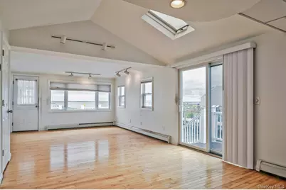 2 Bayview Avenue E, Lindenhurst, NY 11757 - Photo 30