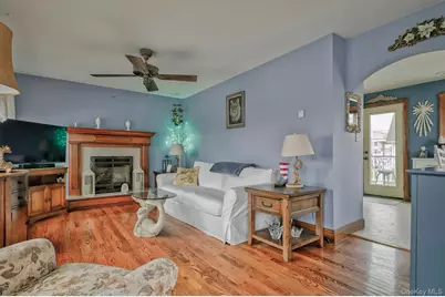 2 Bayview Avenue E, Lindenhurst, NY 11757 - Photo 18