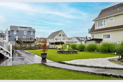 2 Bayview Avenue E, Lindenhurst, NY 11757 - Photo 42