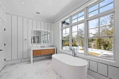 8 Dogwood Hill, Brookville, NY 11545 - Photo 32