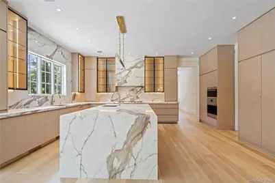 8 Dogwood Hill, Brookville, NY 11545 - Photo 16