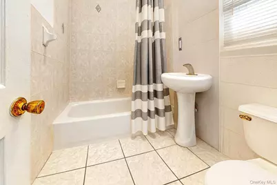 146-19 Lakewood Avenue, Jamaica, NY 11435 - Photo 8