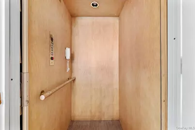 108 Joseph Lane, Dix Hills, NY 11746 - Photo 4